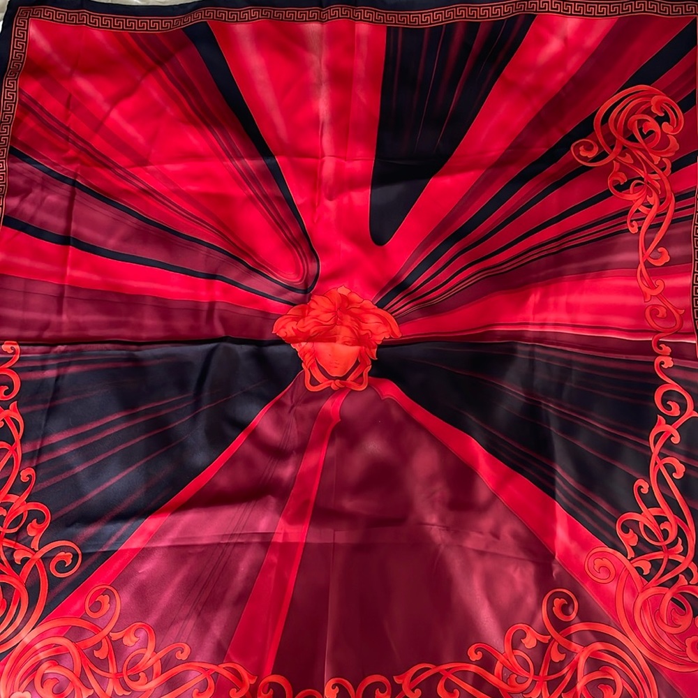 Vintage, Versace Medusa red and black silk scarf - Picture 3 of 9